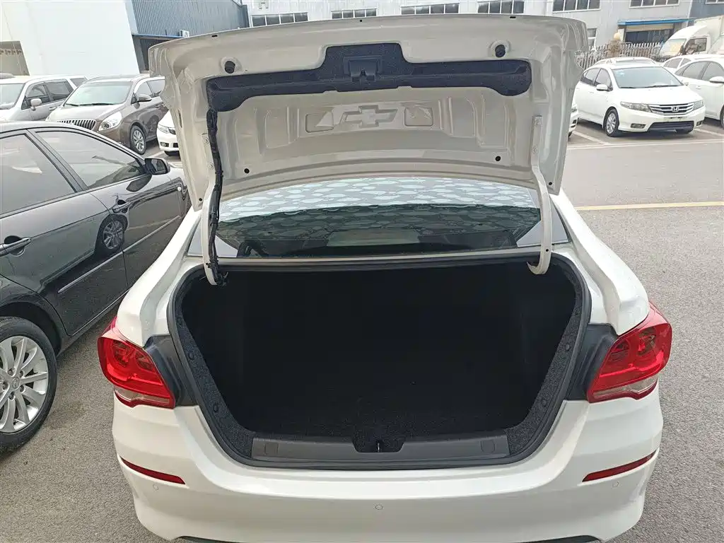 Chevrolet Cavalier 2016 1.5L Automatic Delight Edition фото 15