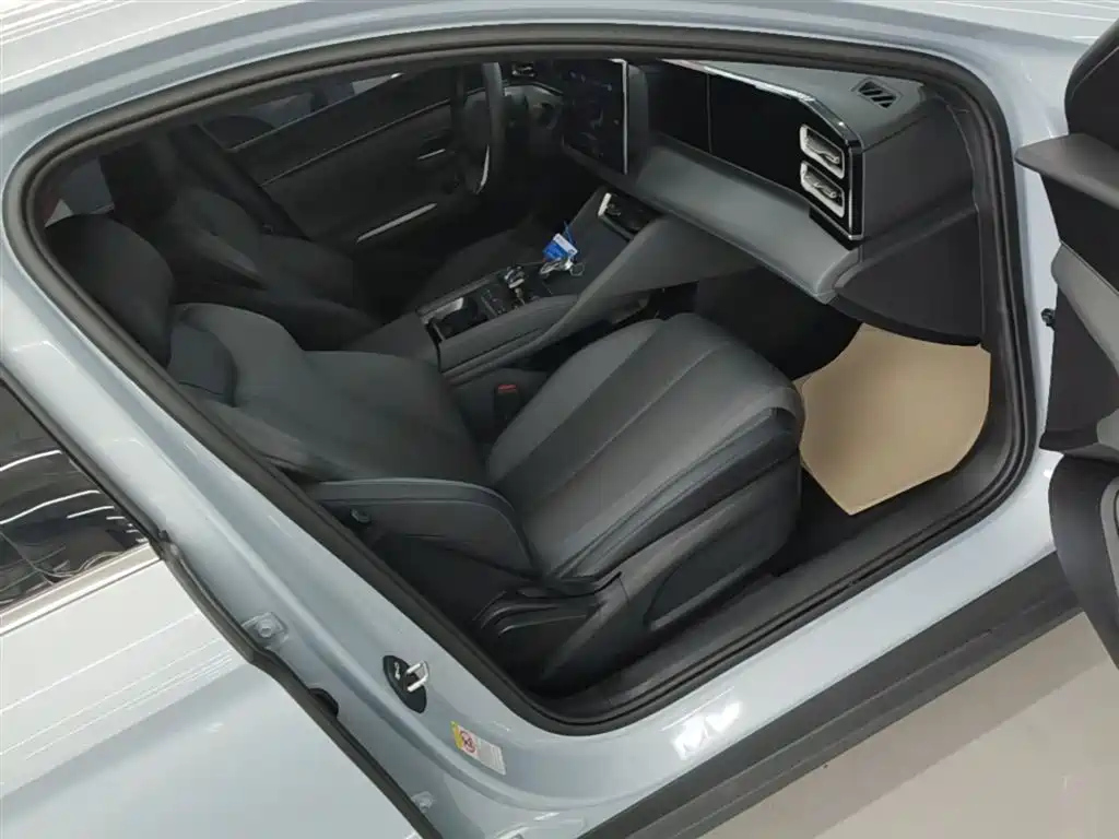 BYD Qin L 2024 DM-i 80KM Superior фото 25
