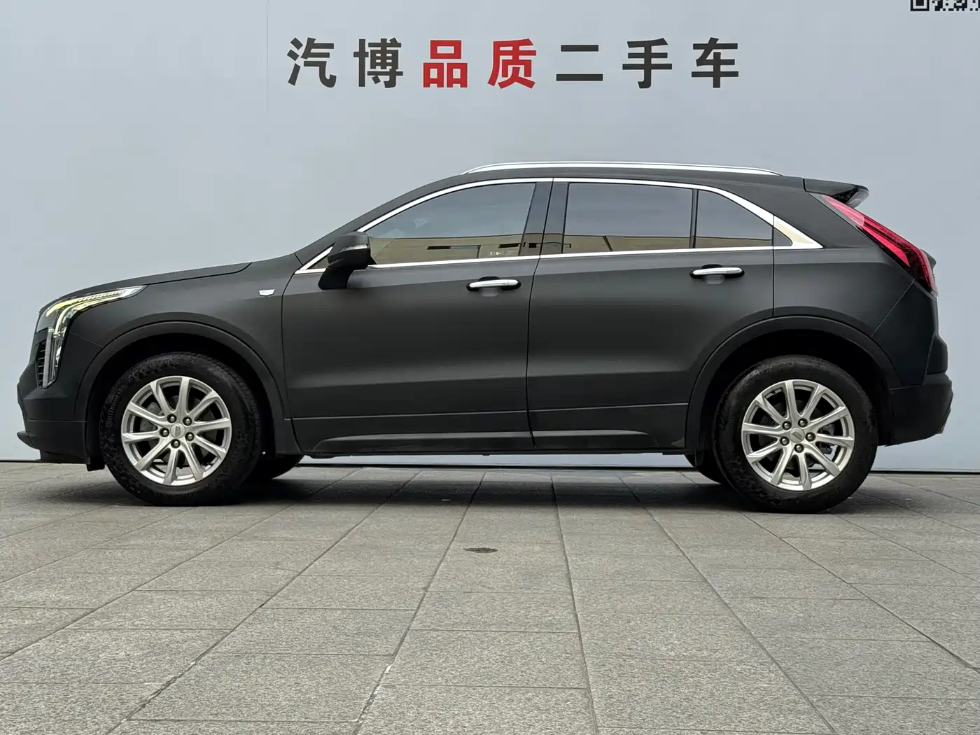 CADILLAC XT4