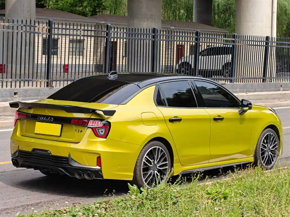 Lynk & Co 03 2021 03+ 2.0TD Auto Performance Package Edition фото 3