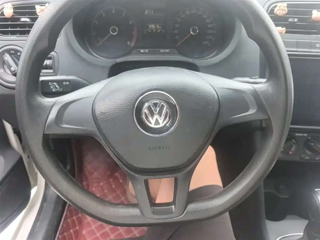 Volkswagen Polo 2016 1.4L Automatic Trend фото 11