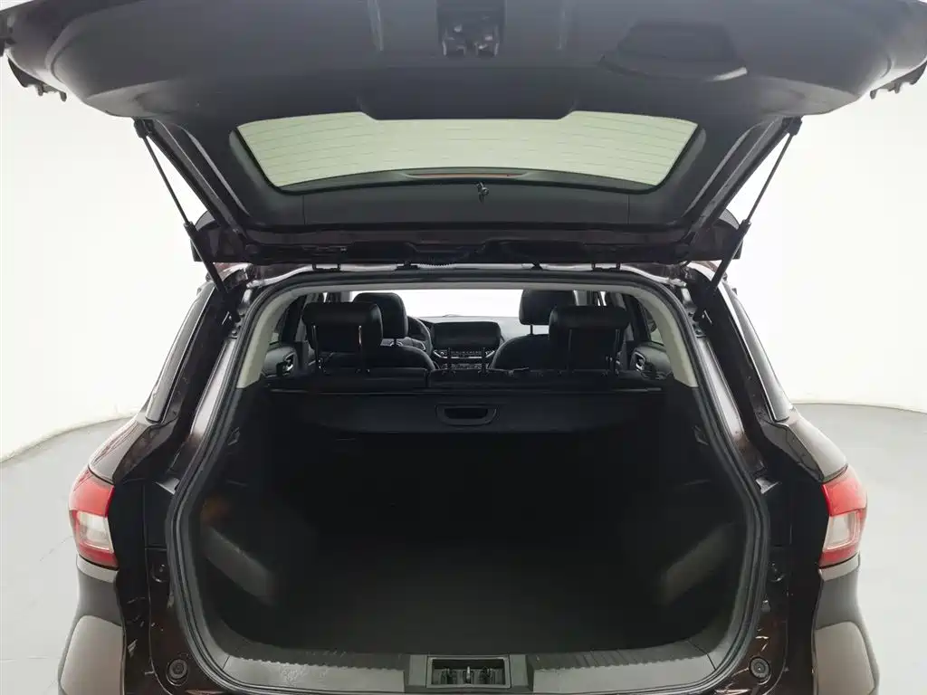 GAC Trumpchi Trumpchi GS4 2016 235T Manual Luxury Edition фото 16