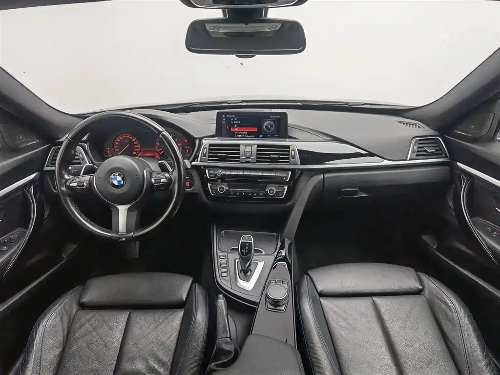 BMW 3 Series GT 2020 320i M Sport Black Night Edition фото 5