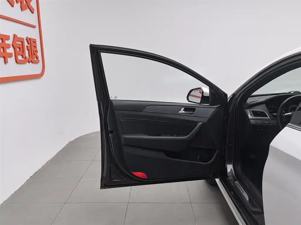 Hyundai Sonata 2015 1.6T GLS Smart фото 8