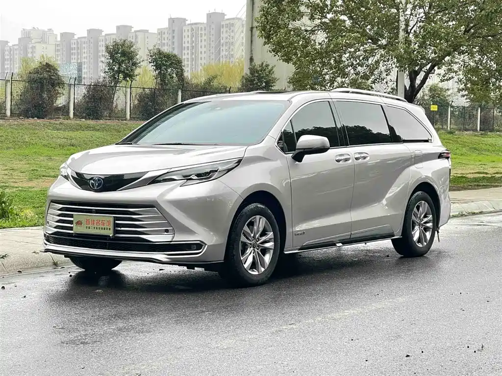 Toyota Sienna 2021 2.5L Hybrid Platinum Edition