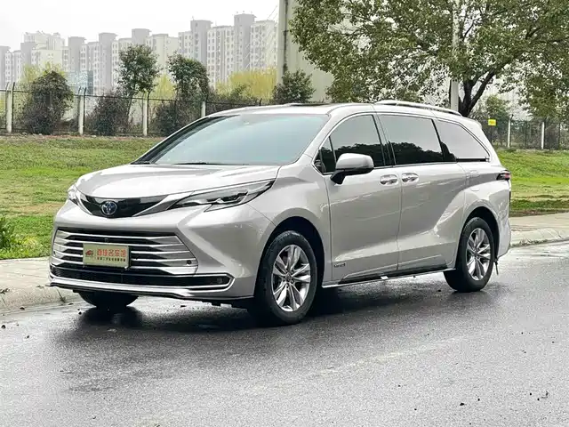 Toyota Sienna 2021 2.5L Hybrid Platinum Edition