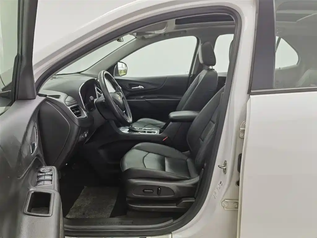 Chevrolet Equinox 2019 535T Auto Galloping Edition China V фото 10