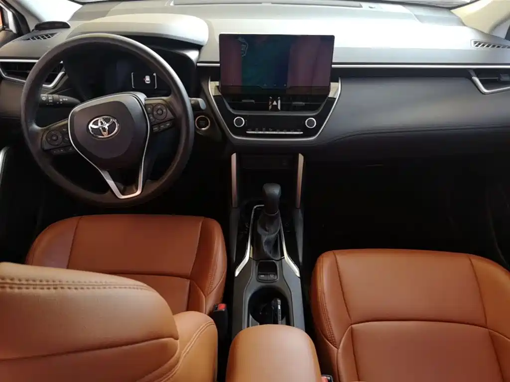 Toyota Frontlander 2023 2.0L CVT Leading Edition фото 10