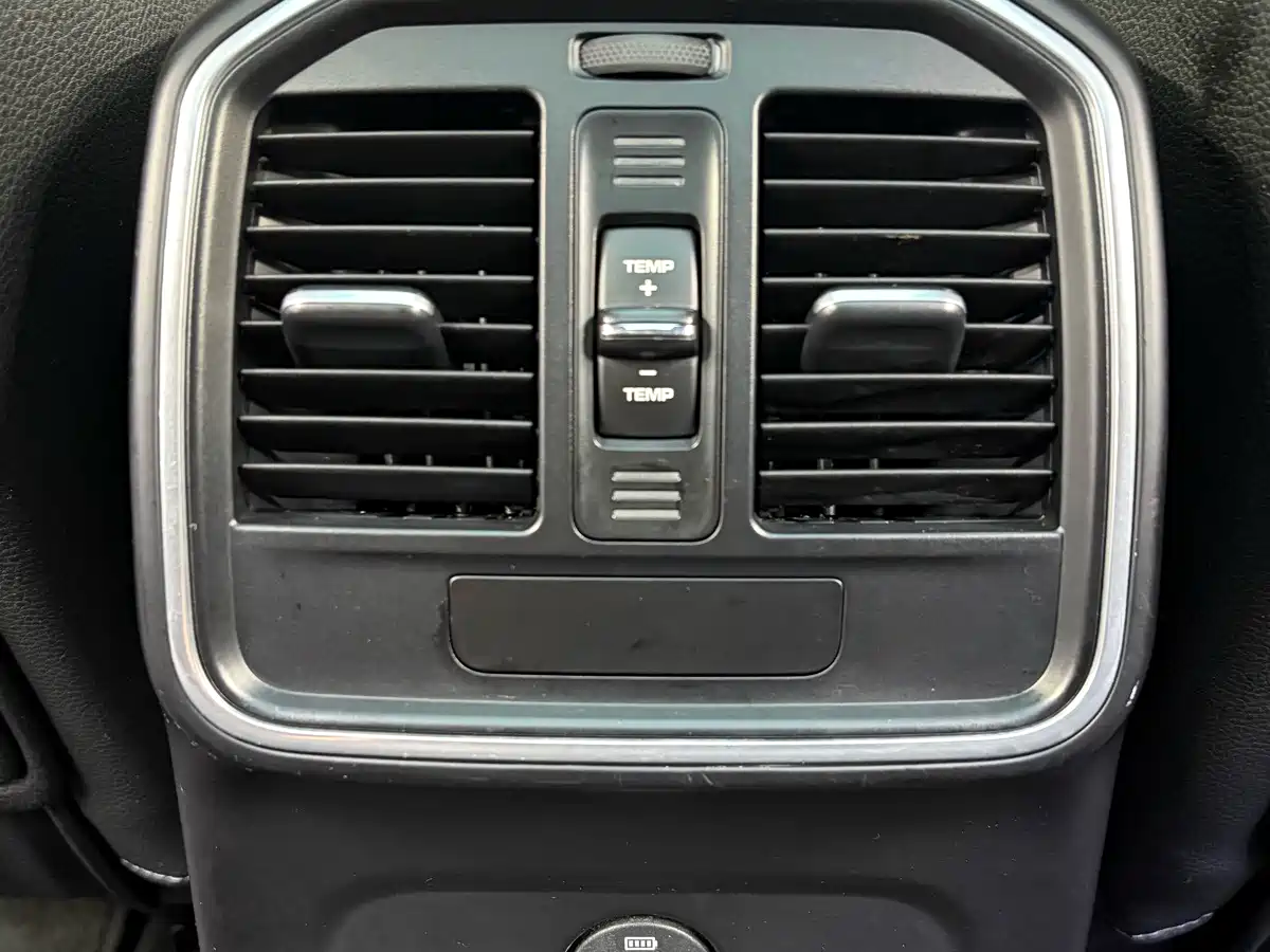 Фото 13 - Porsche Macan