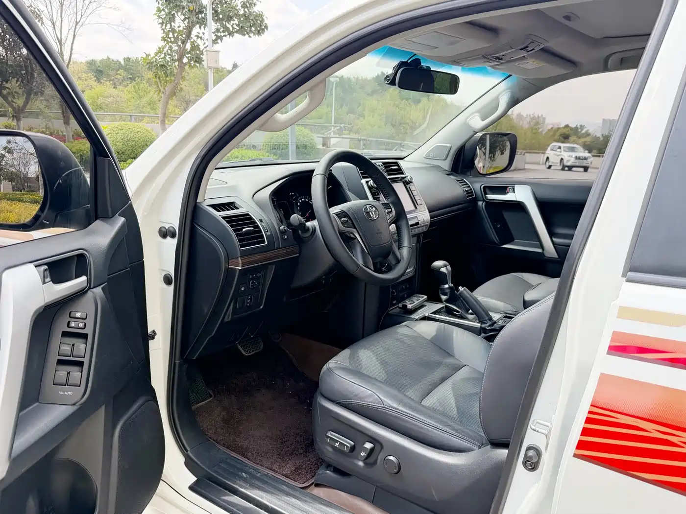 Toyota Prado 2018 3.5L Auto TX-L NAVI фото 4