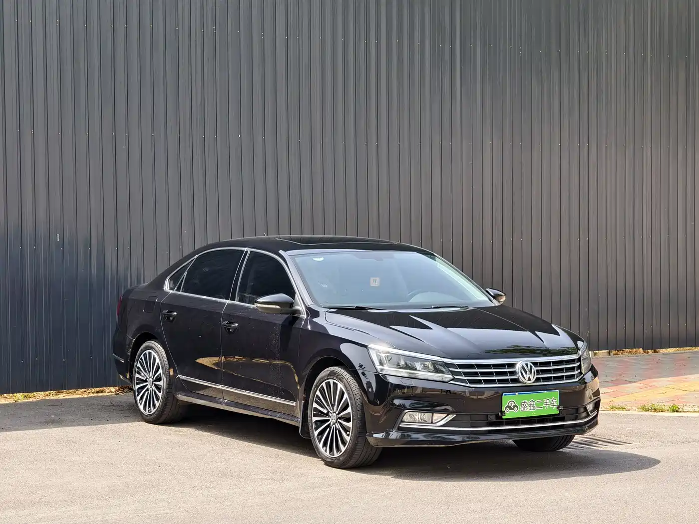 Volkswagen Passat 2016 330TSI DSG Executive Edition фото 3