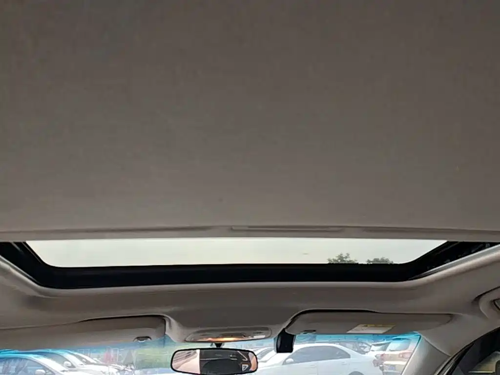 Chevrolet Cavalier 2018 320 Auto Enjoy Sunroof Edition фото 18
