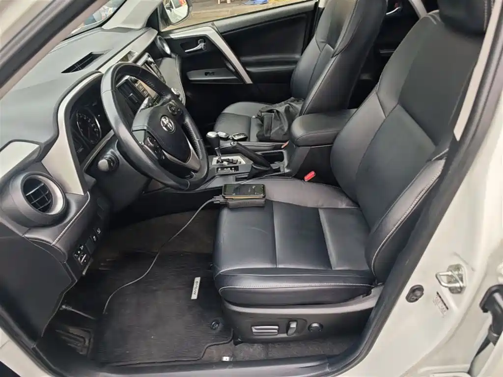 Toyota RAV4 Rongfang 2016 2.0L CVT 2WD Smart (China V) фото 15