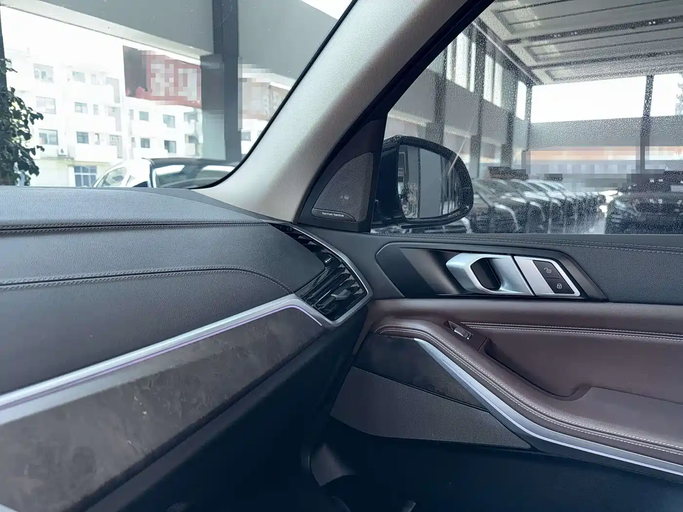 BMW X5 2022 Model xDrive 40Li M Sport Package фото 9