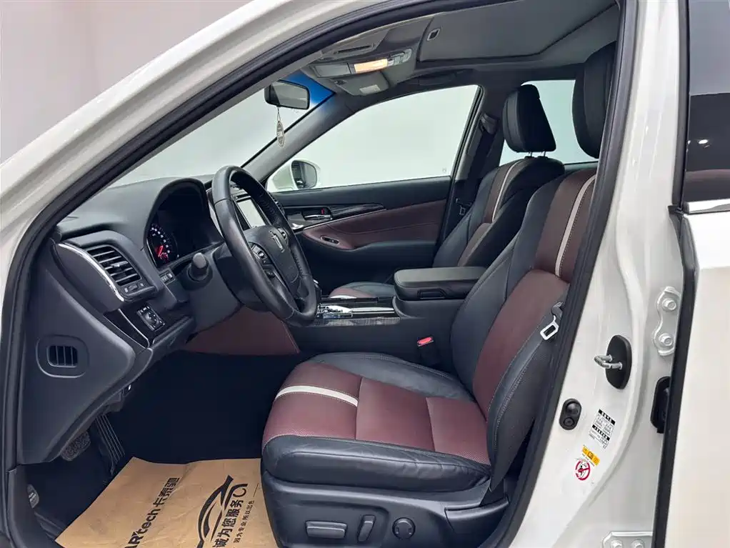 Toyota Crown 2017 2.0T Sport Edition фото 8