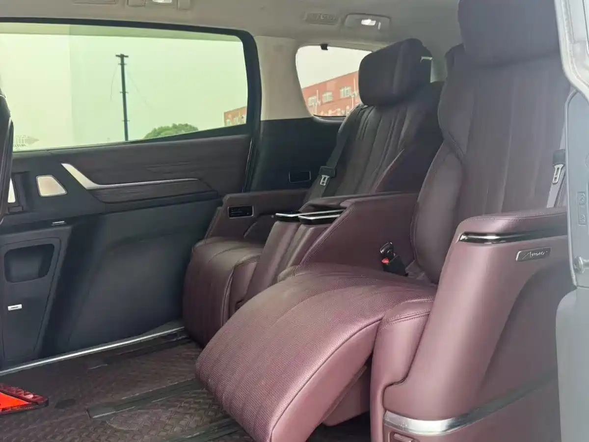 Buick Century 2023 2023 2.0T 7-Seater World Edition