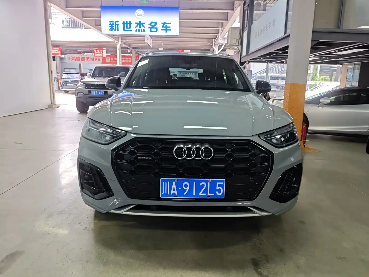 Фото 2 - Audi Q5L