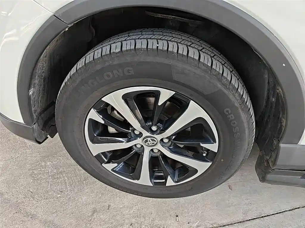 Toyota RAV4 Rongfang 2016 2.0L CVT 2WD Trend (China V) фото 23