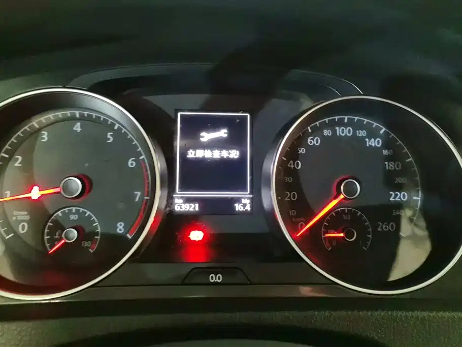 Volkswagen Golf 2017 1.6L Auto Comfort Millionth Edition фото 14