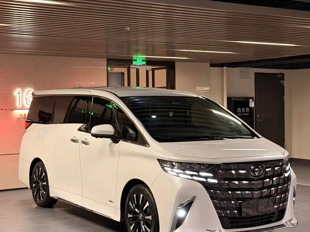Toyota Alphard 2024 Hybrid 2.5L Ultimate Enjoyment Edition фото 3