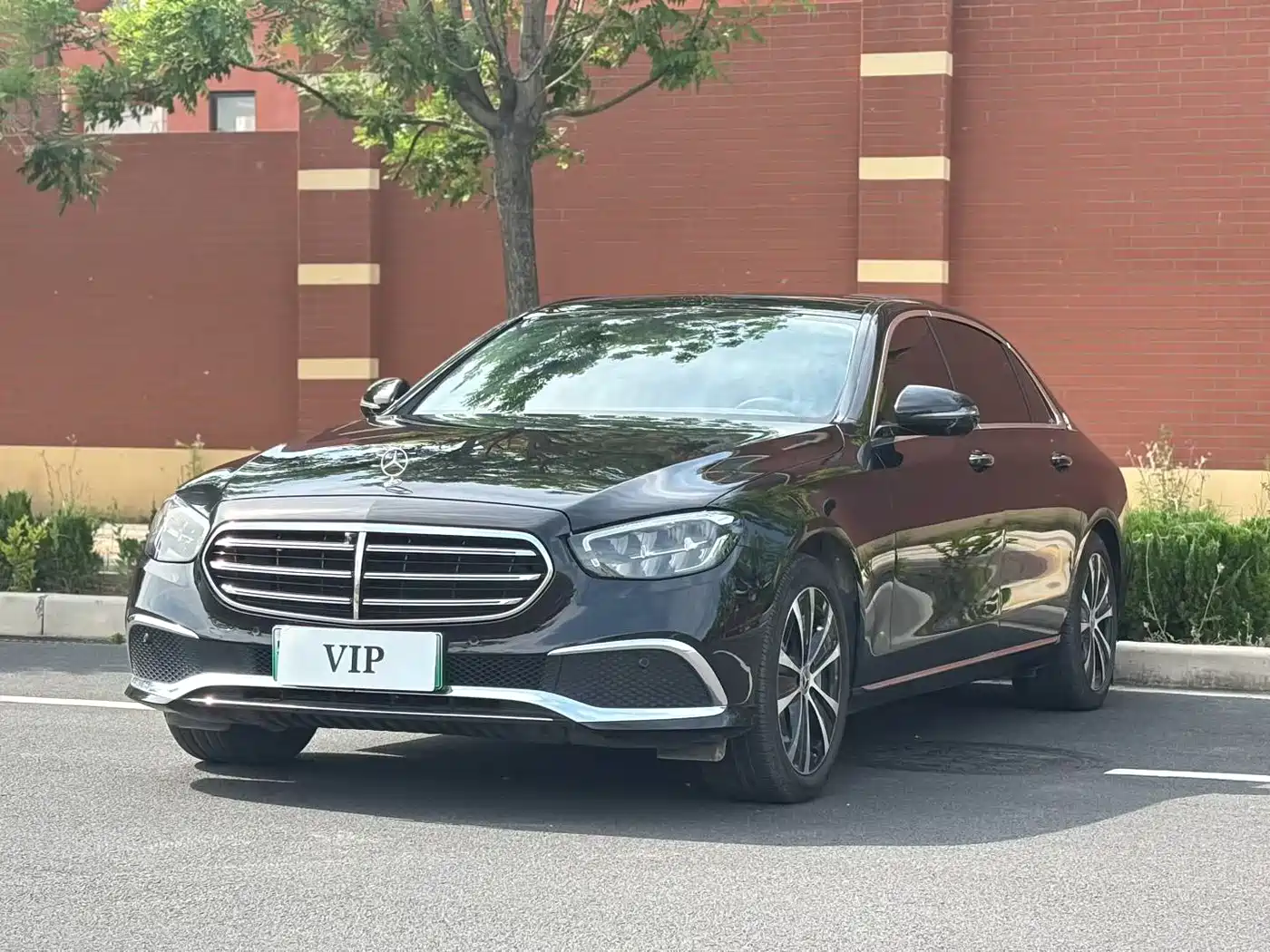 Mercedes-Benz E-Class New Energy 2022 E 350 e L Plug-in Hybrid Sedan