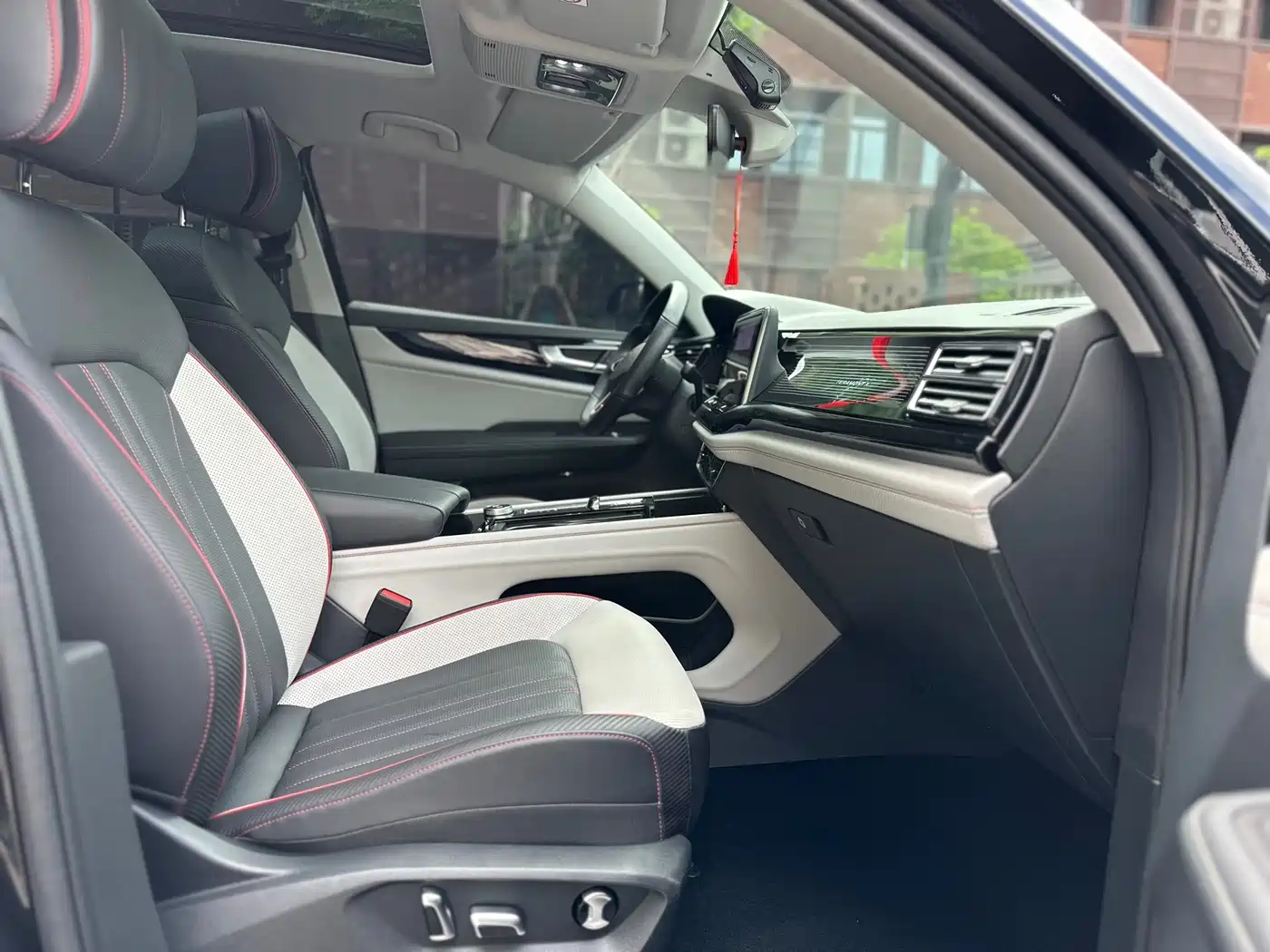 Volkswagen Teramont 2024 Teramont X 380TSI 4WD Premium Luxury Edition фото 8