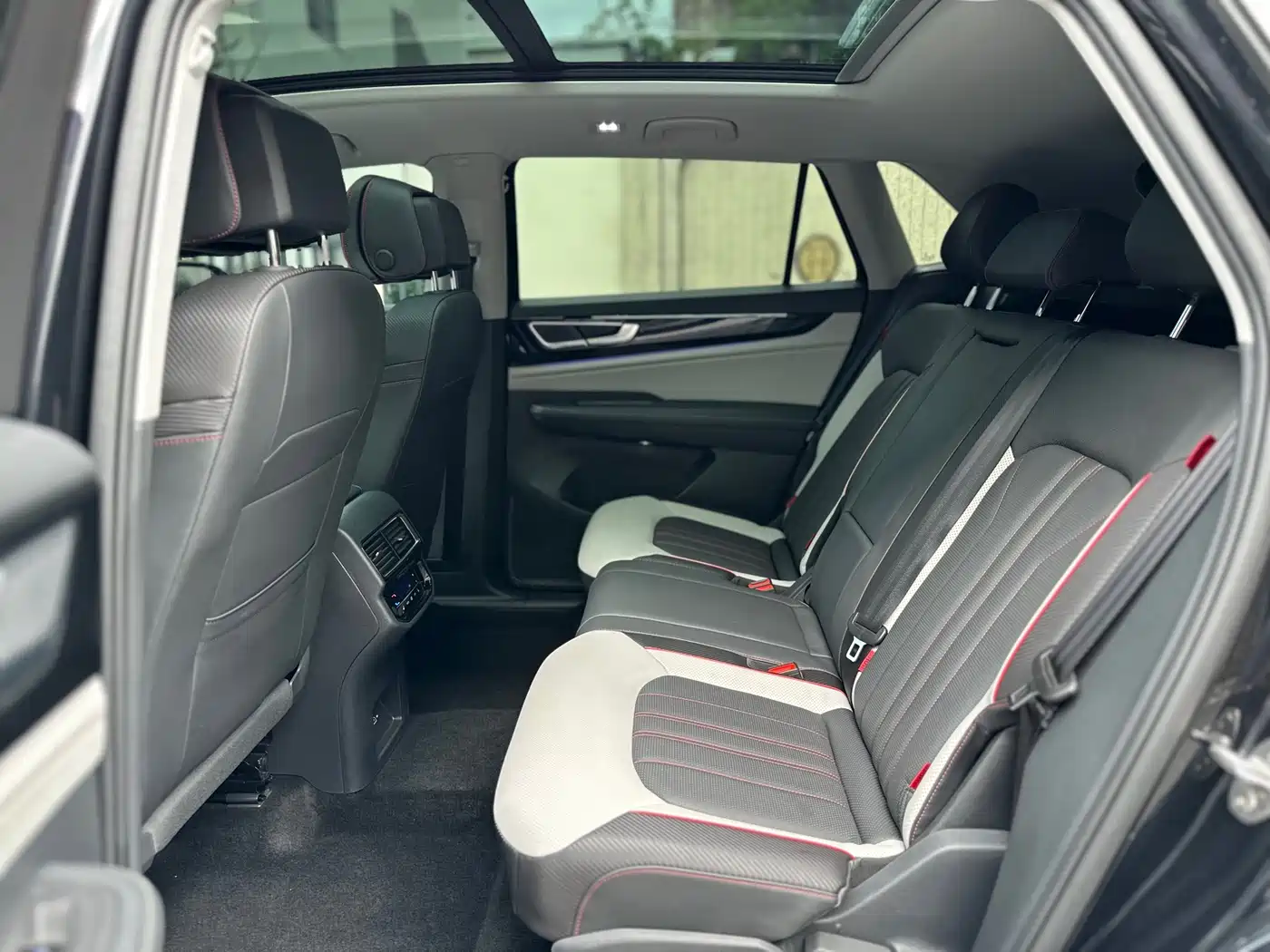 Volkswagen Teramont 2024 Teramont X 380TSI 4WD Premium Luxury Edition фото 13