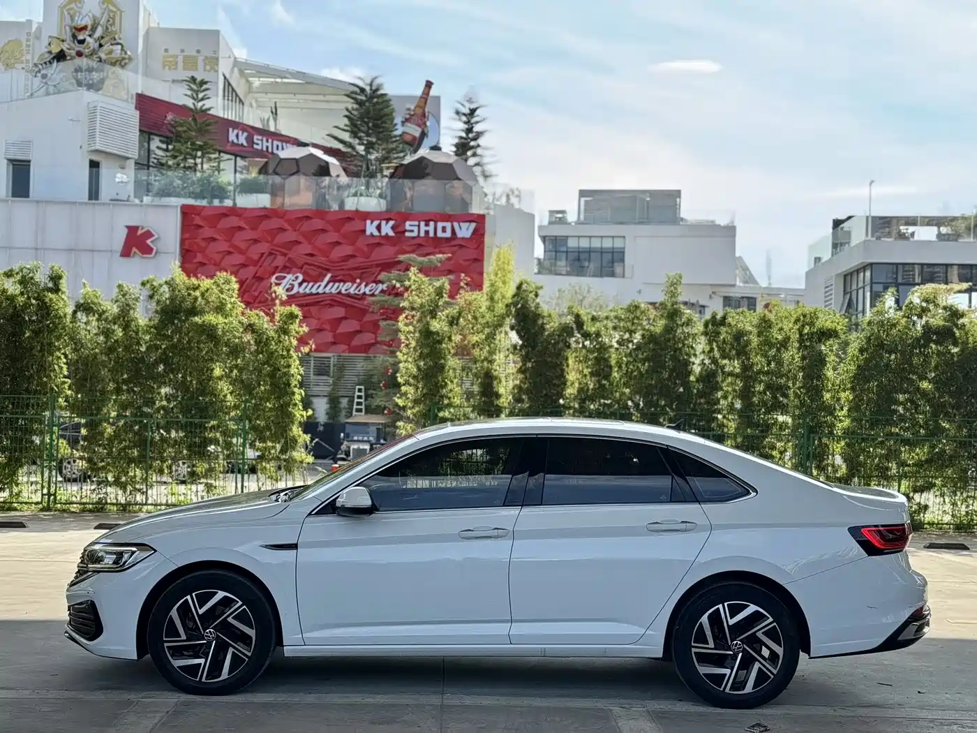 Volkswagen Sagitar 2023 300TSI DSG Excellence Edition фото 4