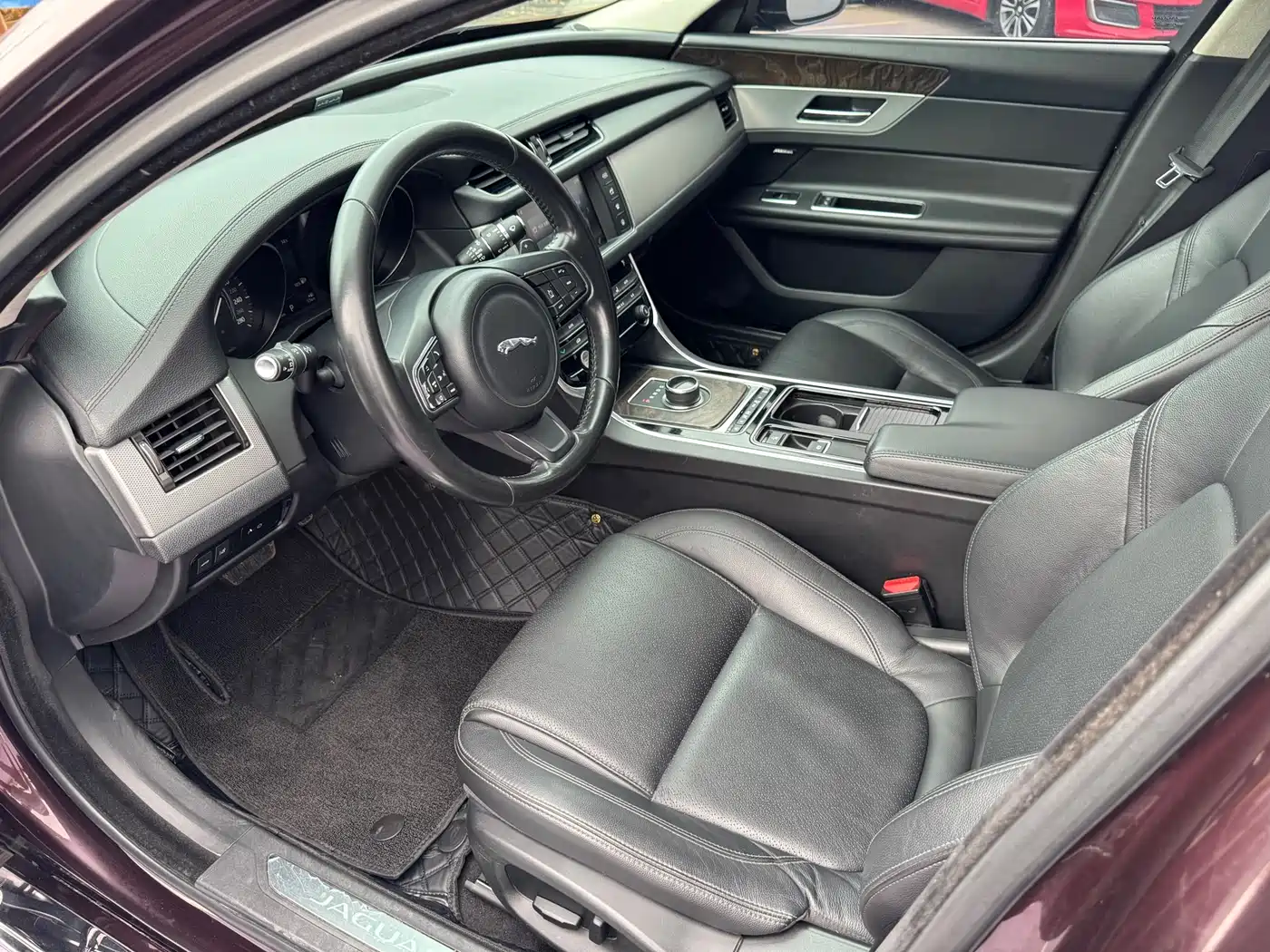 Jaguar XFL 2017 XFL 2.0T 200PS Luxury Edition фото 8