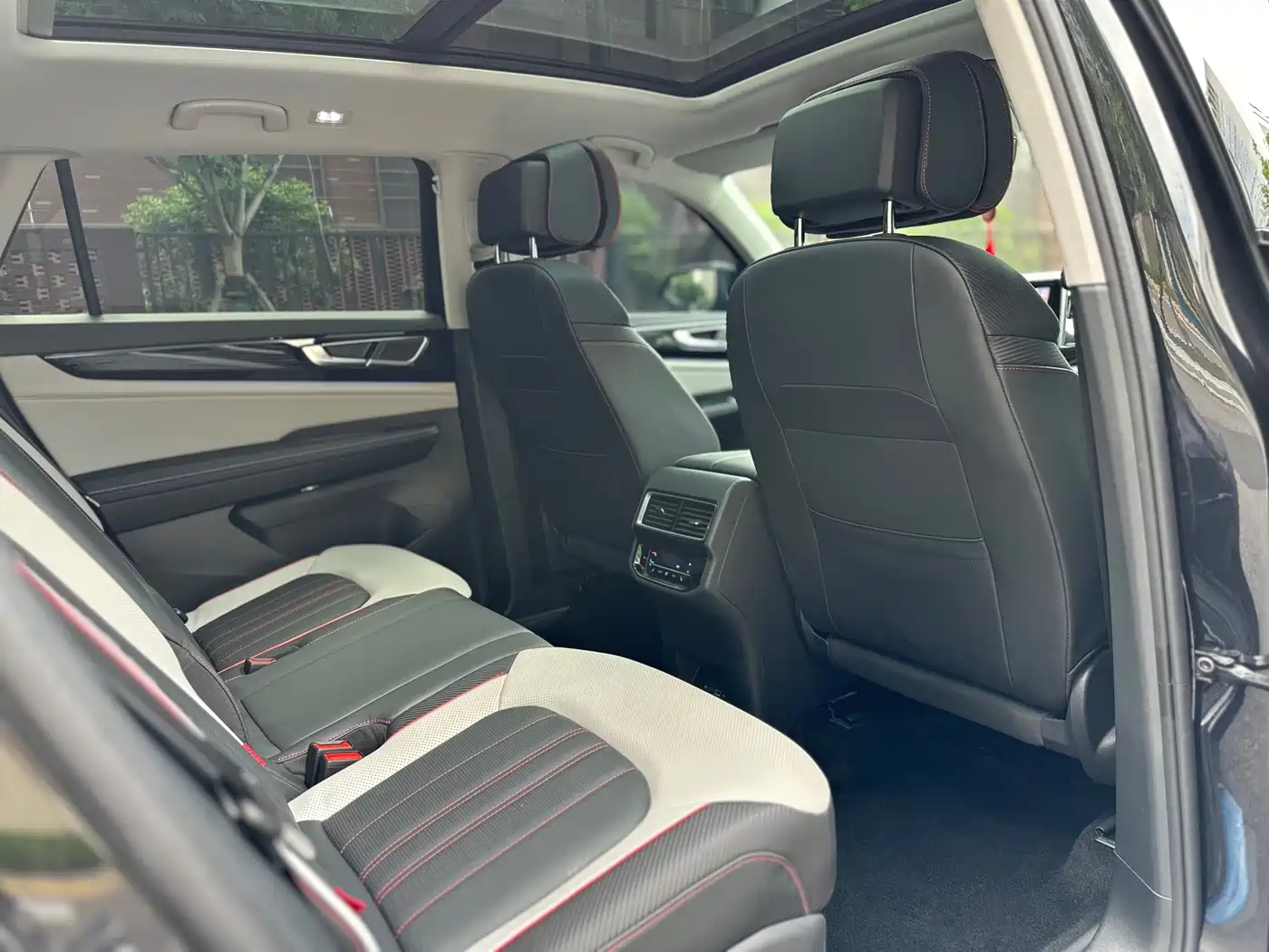 Volkswagen Teramont 2024 Teramont X 380TSI 4WD Premium Luxury Edition фото 10