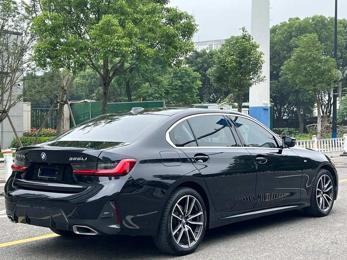 BMW 3 Series 2024 325Li M Sport Package фото 15