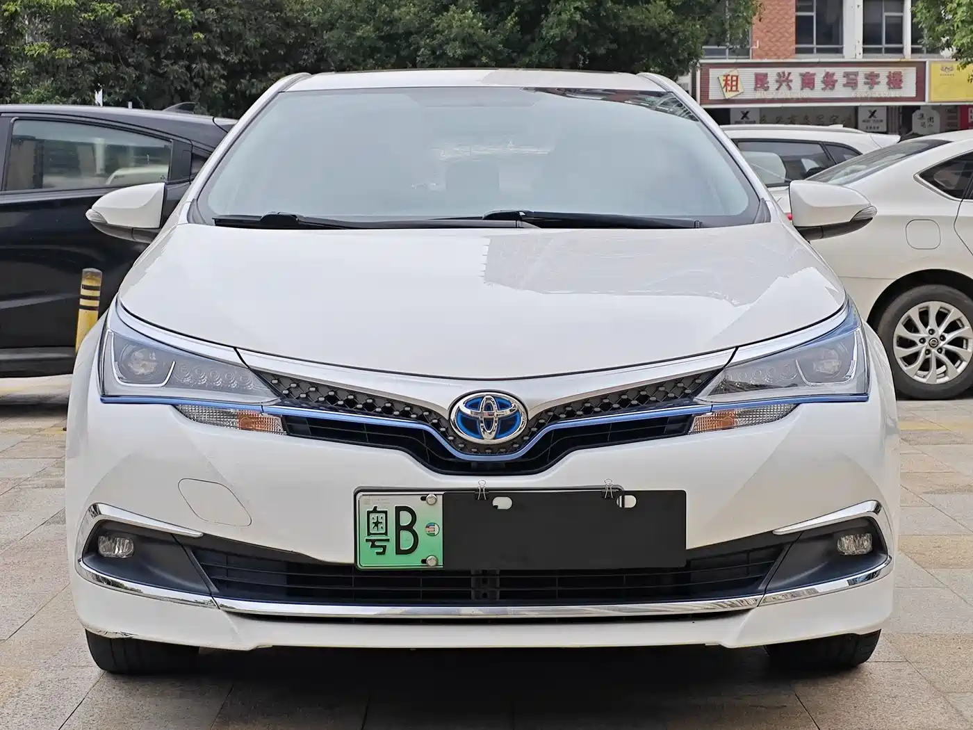 Toyota Corolla 2022 Hybrid 1.8L E-CVT Pioneer Edition фото 2