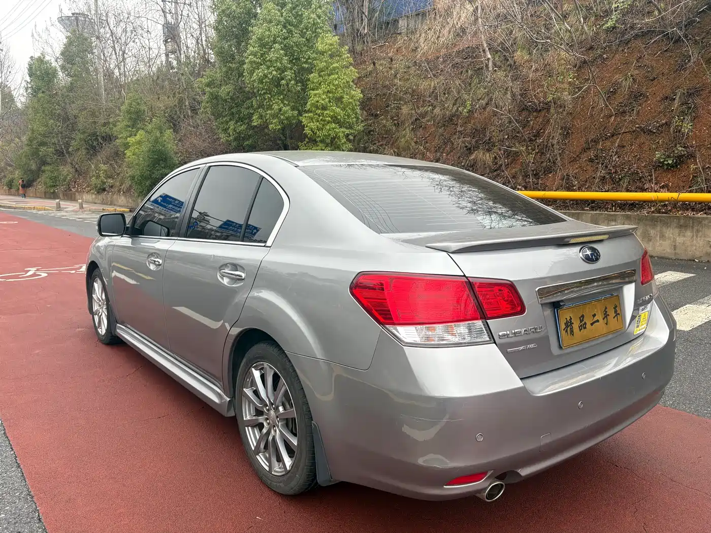 Subaru Legacy 2010 2.5i Luxury Navigation Edition фото 6