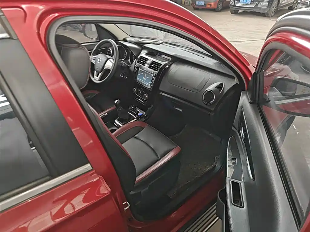 صورة 25 - BAIC Huansu S3