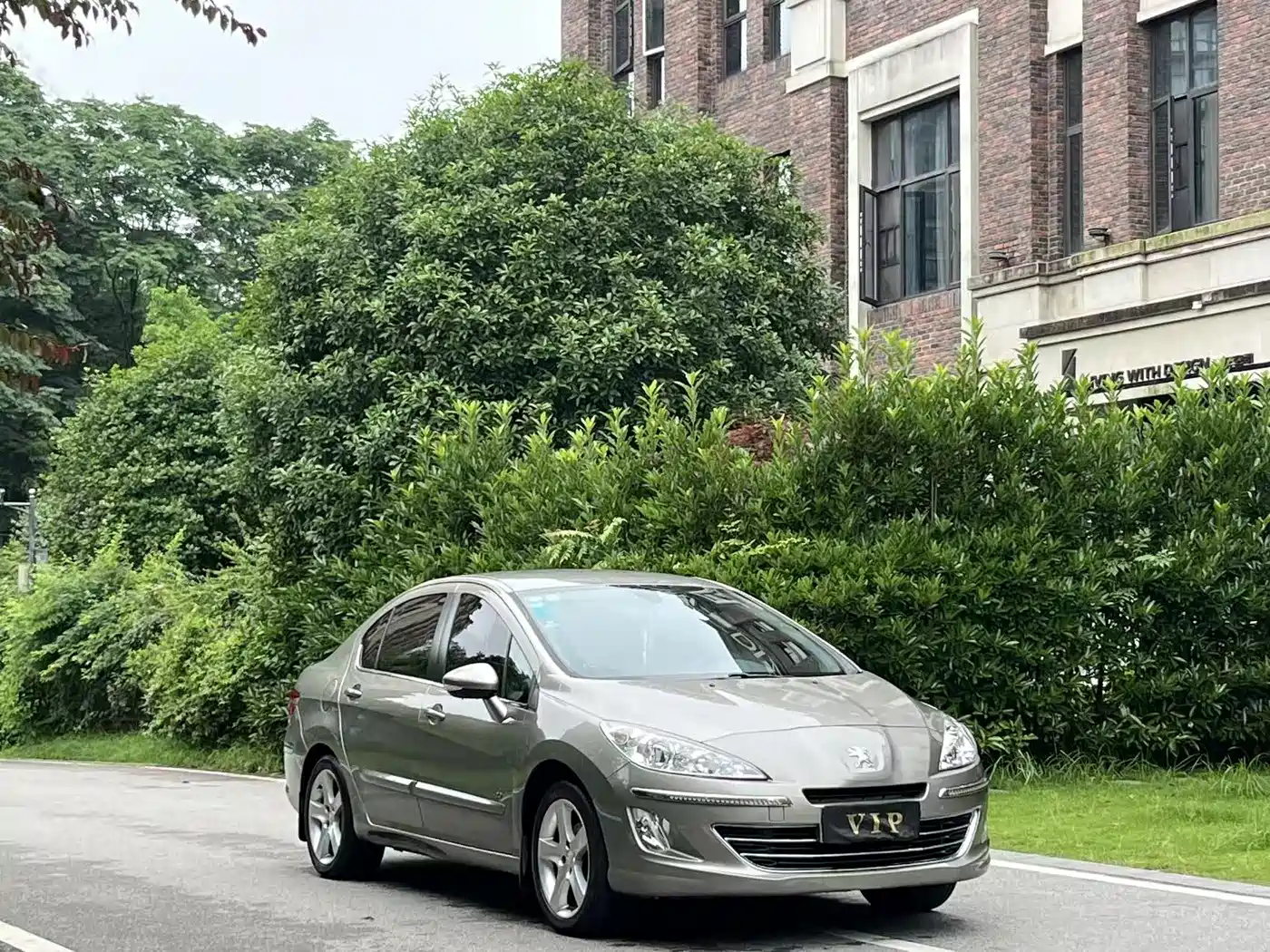 Peugeot 408 2013 2.0L Automatic Comfort Edition фото 5