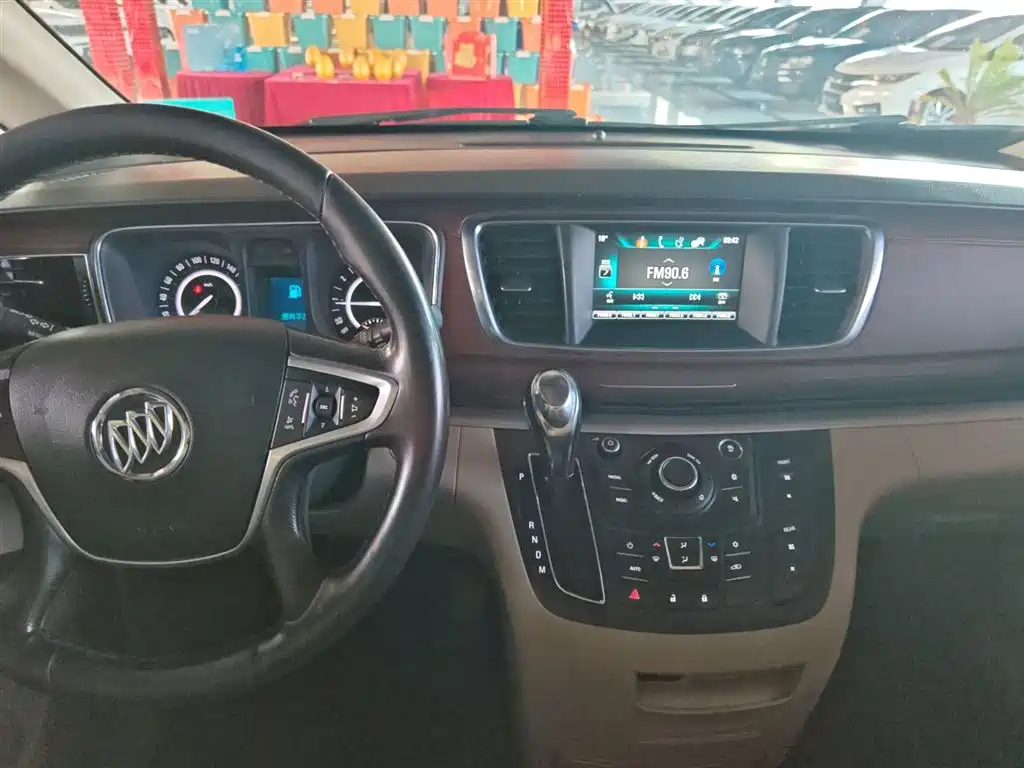 Buick GL8 2018 28T Luxury Model China VI фото 12