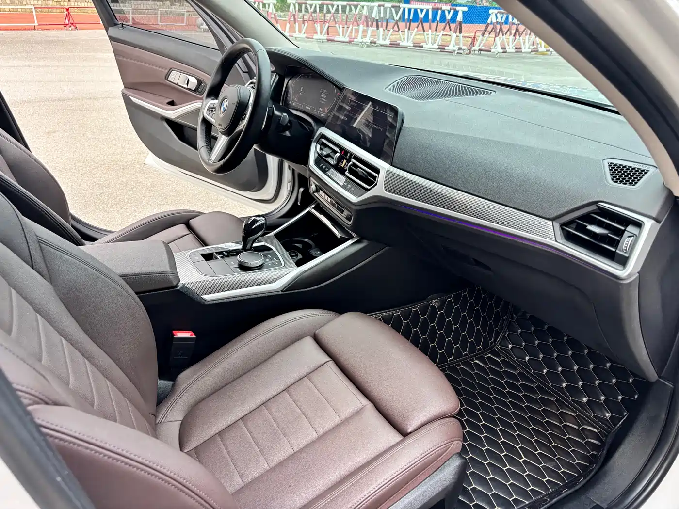 BMW 3 Series 2020 325Li M Sport Black Night Package фото 15