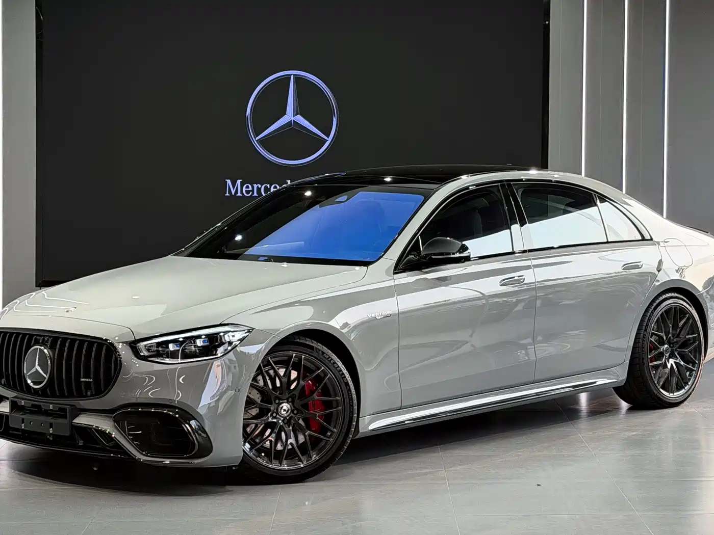 Mercedes-Benz S-Class AMG Hybrid 2024 Mercedes-AMG S 63 L E Performance Launch Edition фото 5