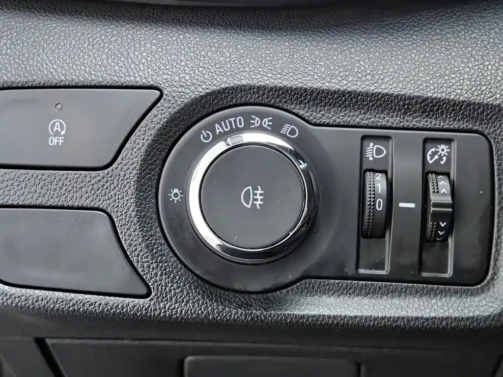 Photo 21 - Chevrolet Volando