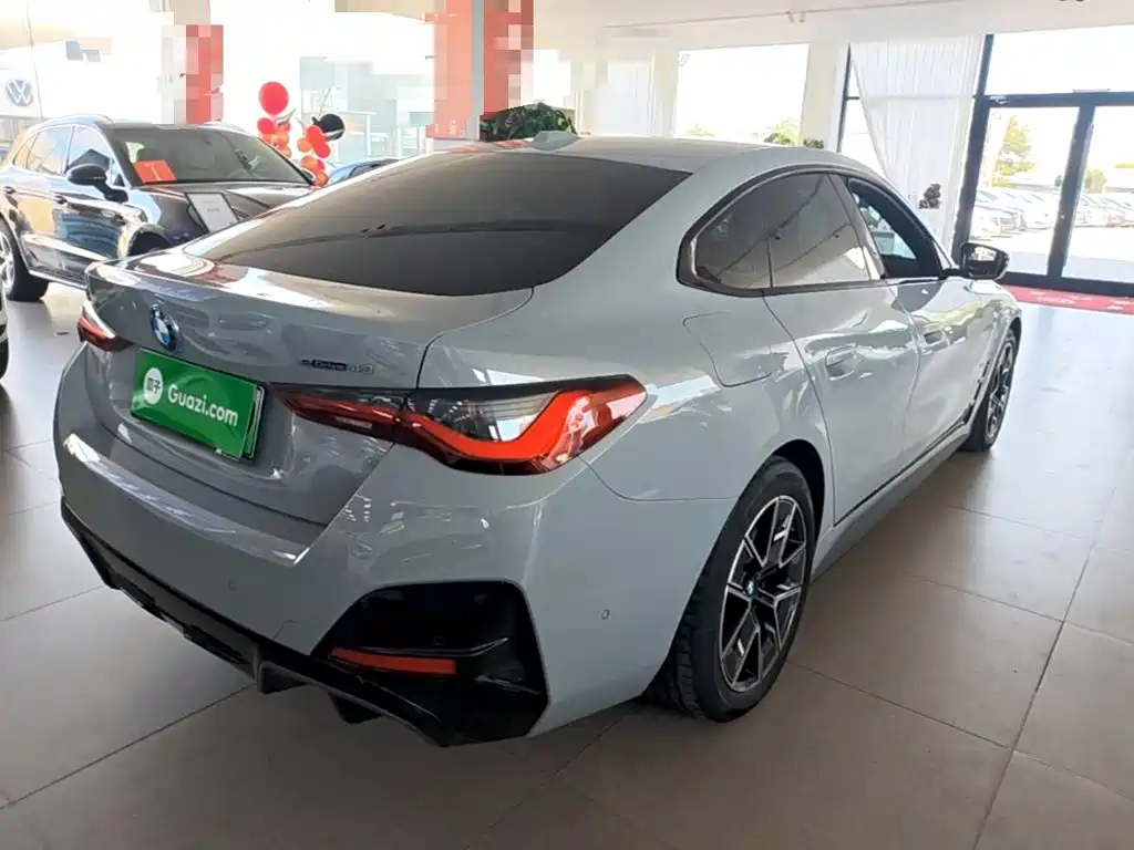 BMW i4 2026 2025 eDrive40