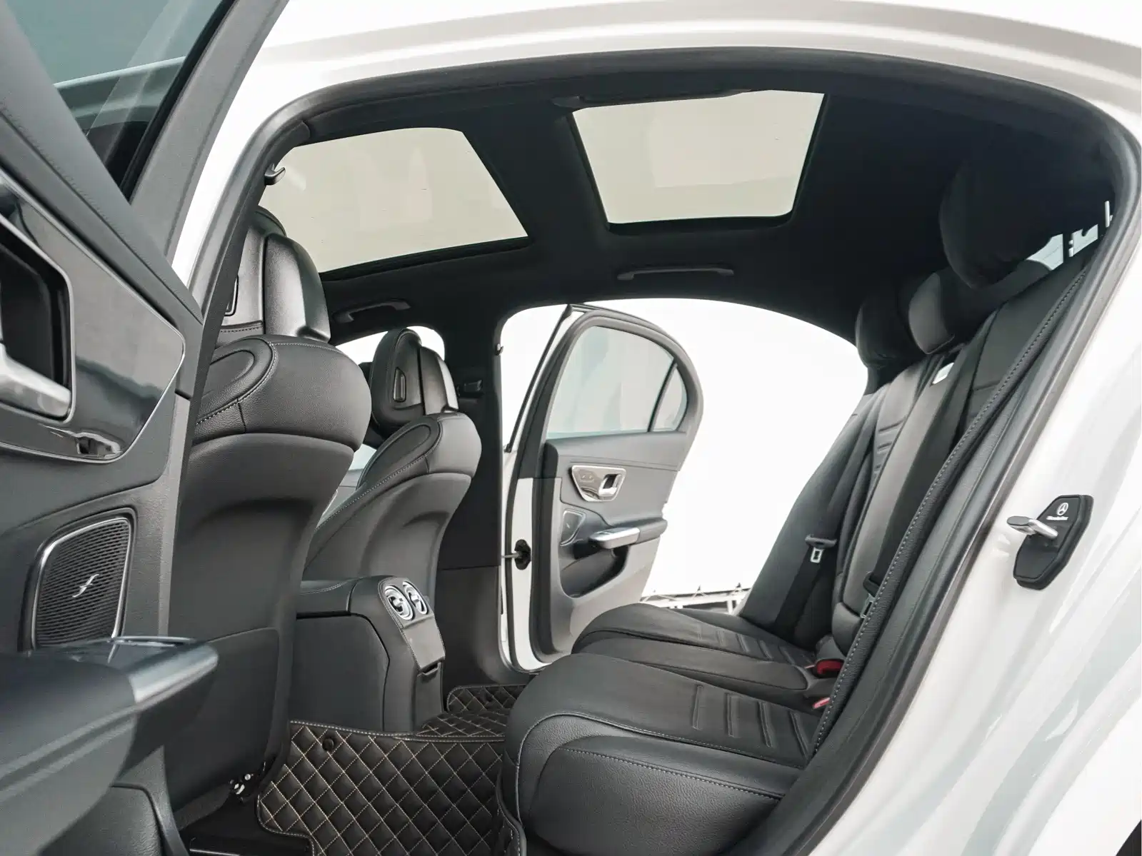 Фото 28 - Mercedes-Benz C-Class
