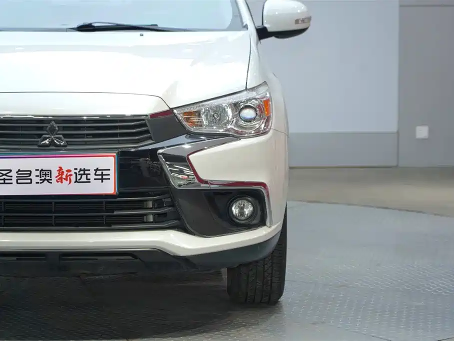 Mitsubishi ASX 2016 2.0L CVT 2WD Navigation Edition фото 3