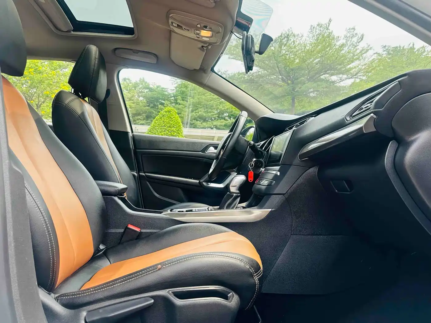 Peugeot 408 2016 1.6T Automatic Luxury Edition фото 12