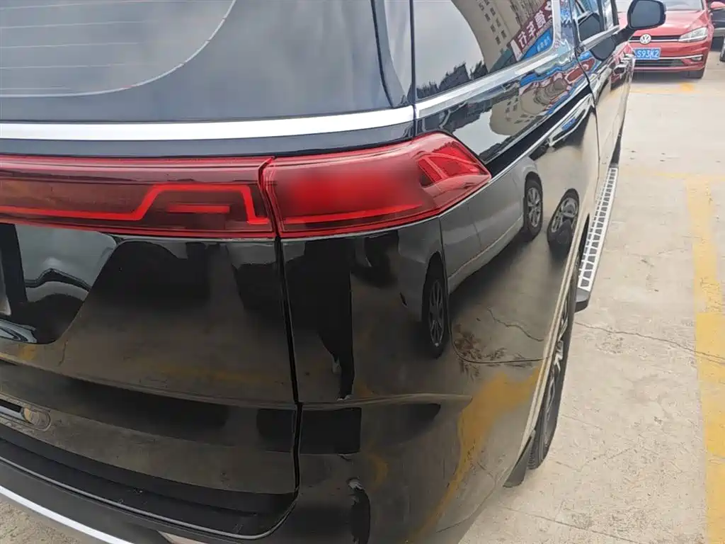 Kia Carnival 2021 2.0T Luxury Edition фото 8