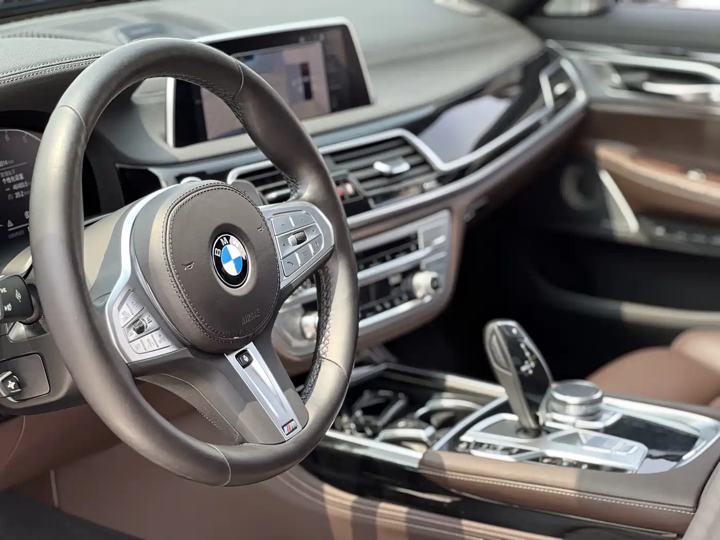 BMW 7 Series 2022 740Li xDrive Executive M Sport Package фото 16