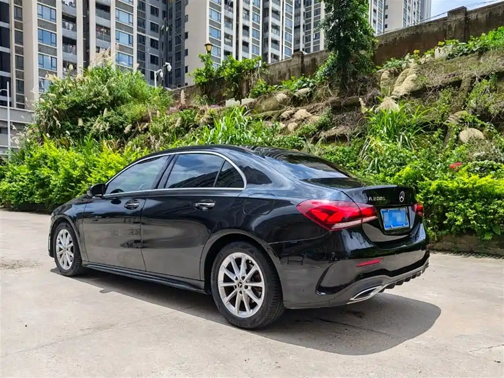 Mercedes-Benz A-Class 2019 A 200 L Sport Sedan фото 4