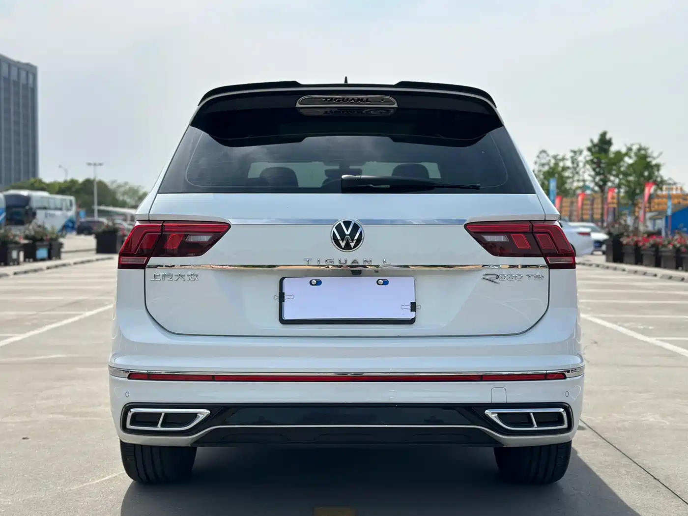 Volkswagen Tiguan L 2024 Outstanding 330TSI Auto 2WD R-Line Dragon Glory Edition фото 5