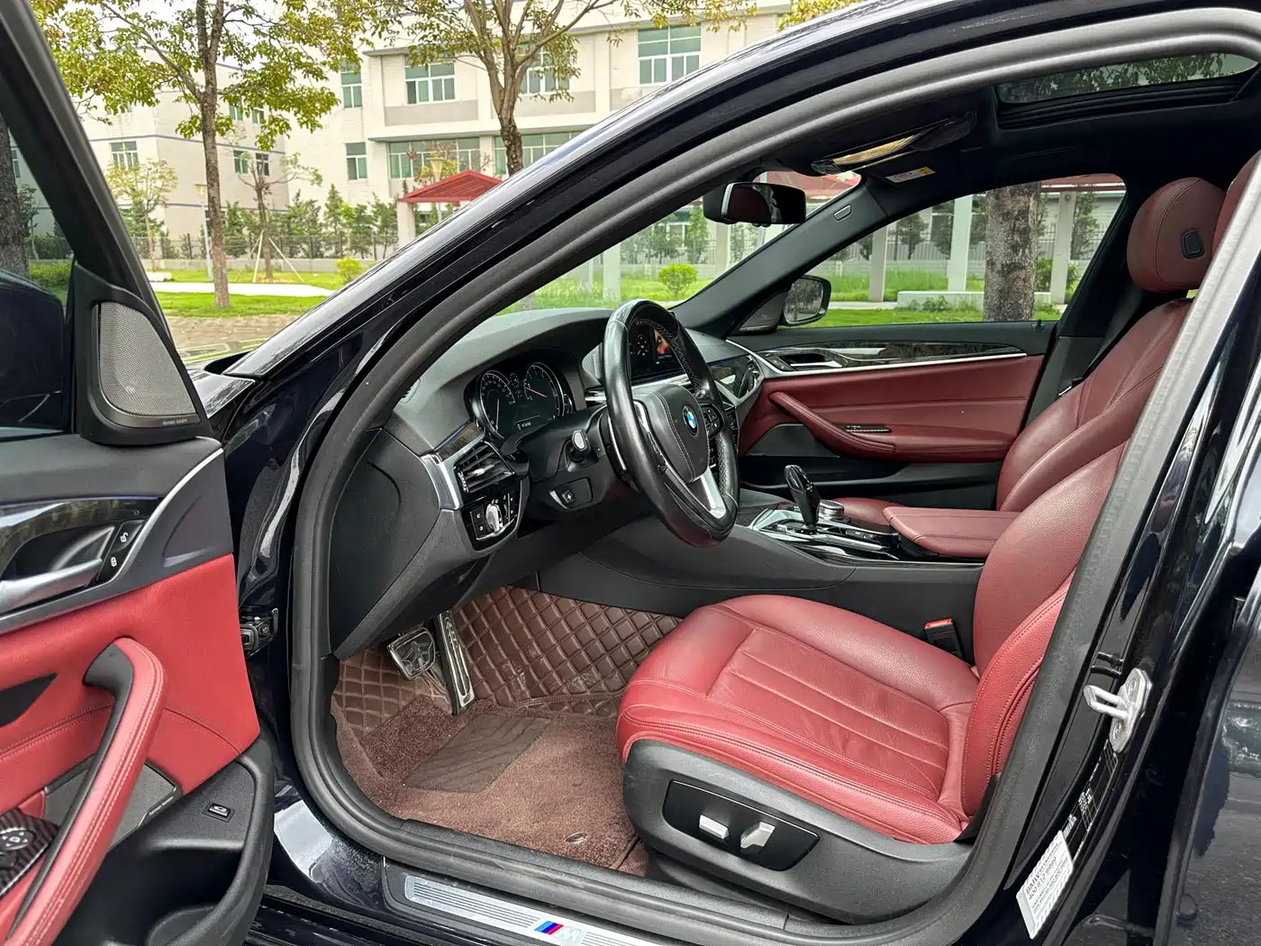 BMW 5 Series 2018 530Li Leading M Sport Package фото 10