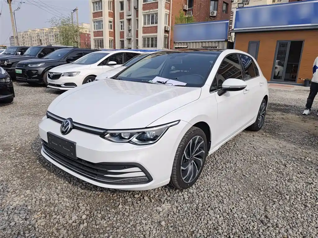 Volkswagen Golf 2021 200TSI DSG Pro