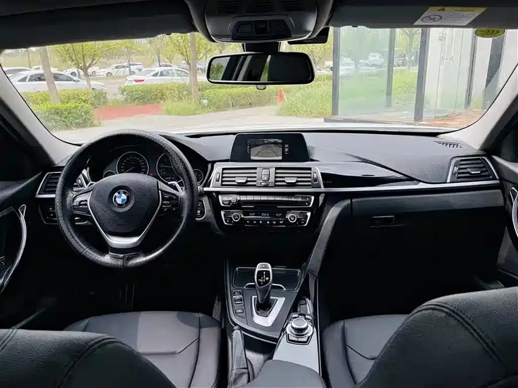 BMW 3 Series 2017 320Li Fashion фото 5